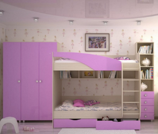 Двухъярусная десткая кровать и шкафы в сиреневом цвете
