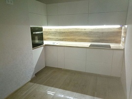 Ультрамодная кухня с фасадами МДФ в пленке ПВХ цвета "крем глянец"
